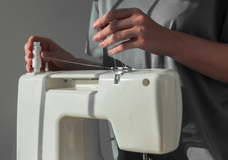 How to Thread Your Sewing Machine?